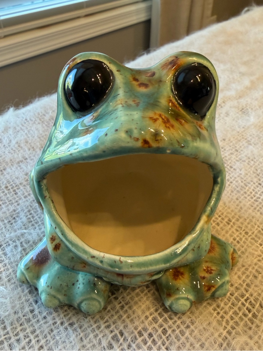 Vintage 1970’s Ceramic Sponge Frog Holder, speckled glaze , Bullfrog , garden